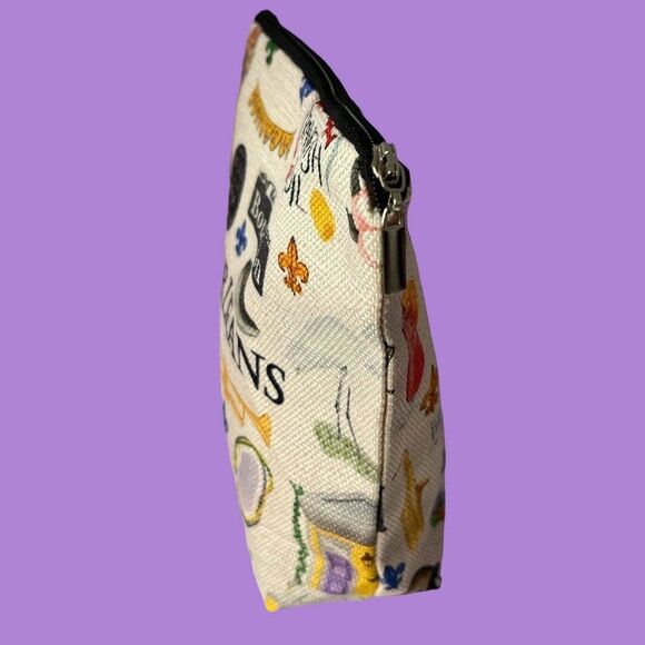 Chic New Orleans Themed Cosmetic Zipper Pouch Bag - Perfect for Travel and Mardi - Picture 4 of 5